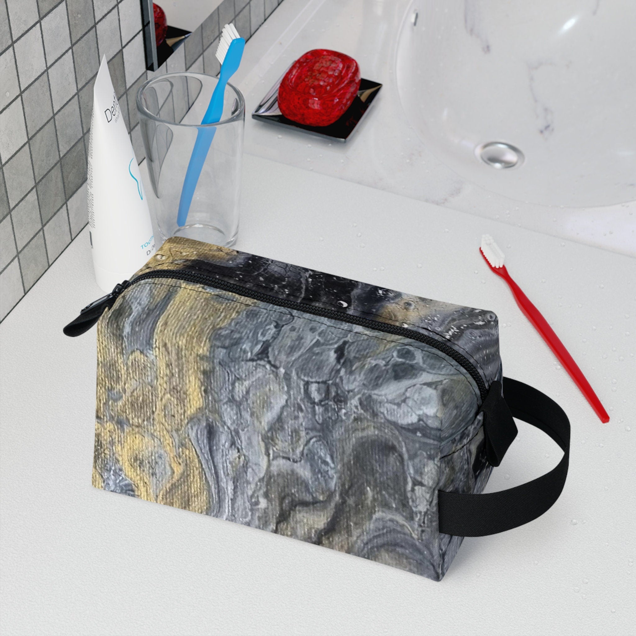 Unisex Toiletry Bag – Marbled Travel Case for Men & Women – Stylish Organizer with Gold Accents