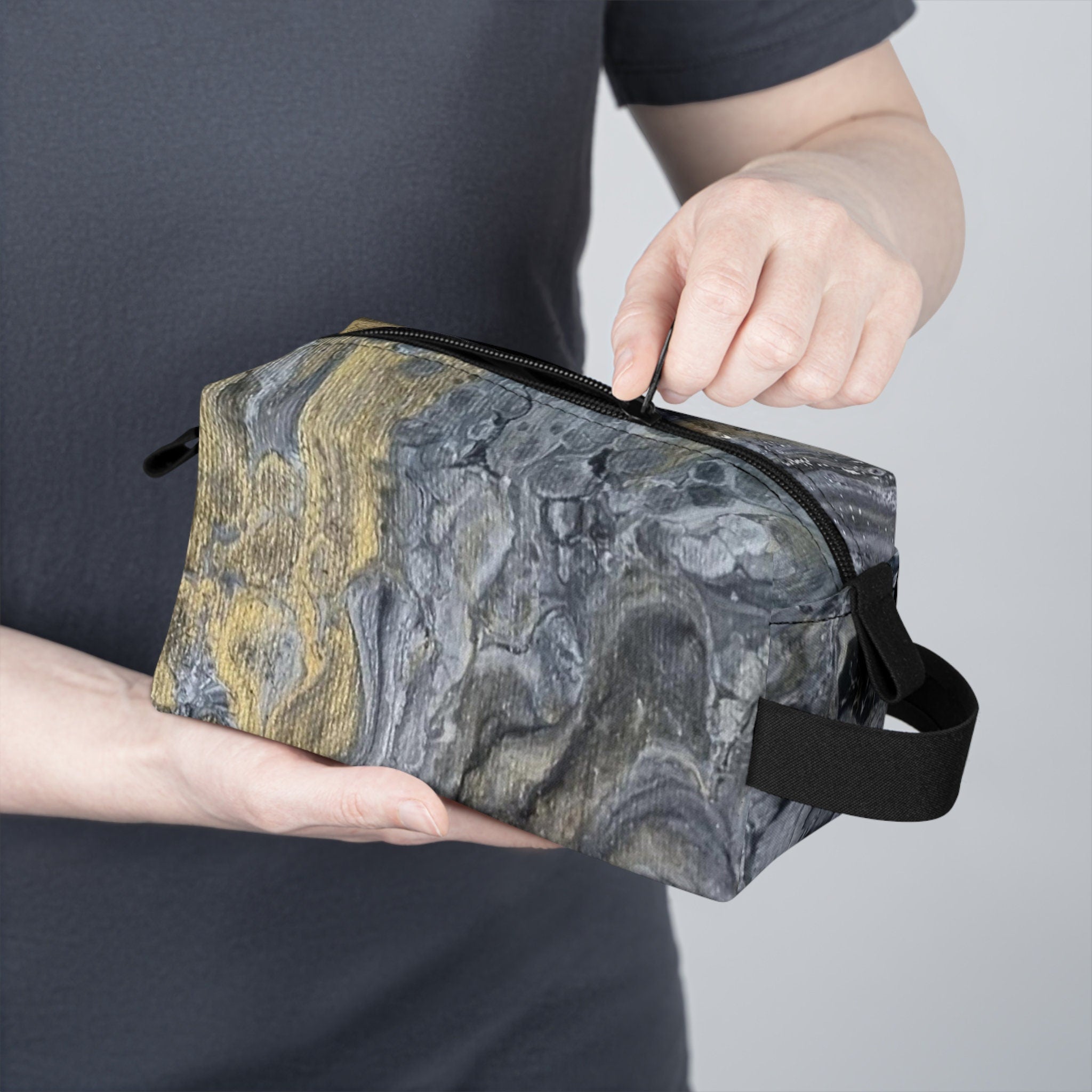 Unisex Toiletry Bag – Marbled Travel Case for Men & Women – Stylish Organizer with Gold Accents